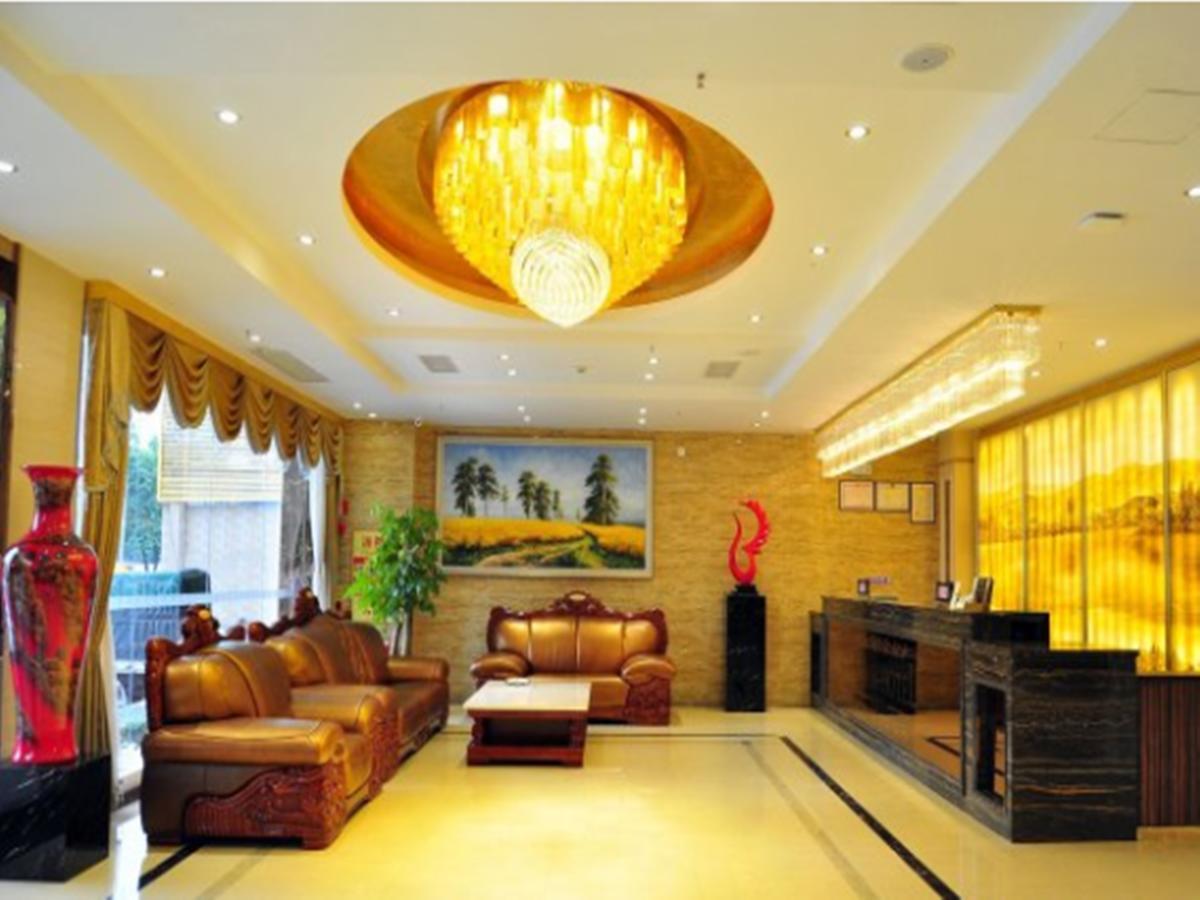 Lavande Hotel Wuhan Railway Station Exteriör bild